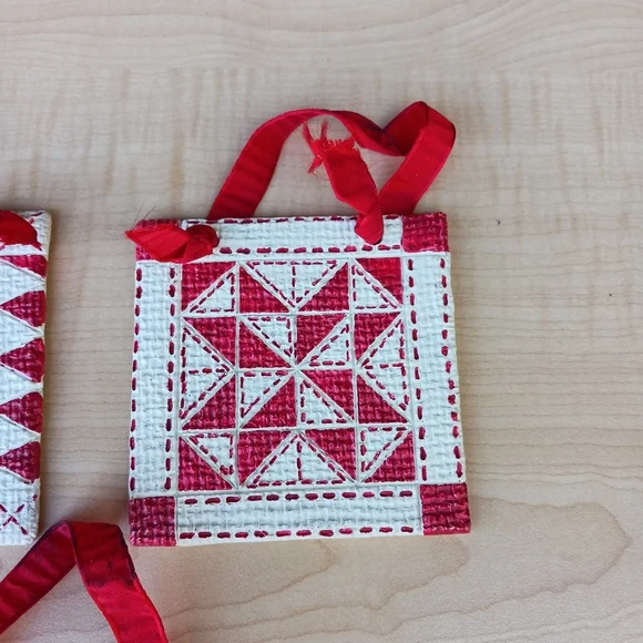Vintage Handmade Acrylic Red/ White Quilt Square Ornaments Holiday Christmas I - Picture 4 of 8